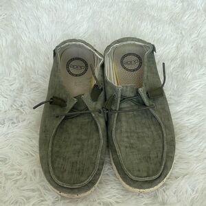 Hey Dude olive green mens size 8